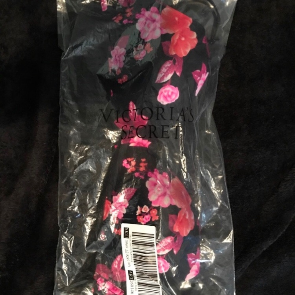 Pink by Victoria Secret Wear Everywhere 36A